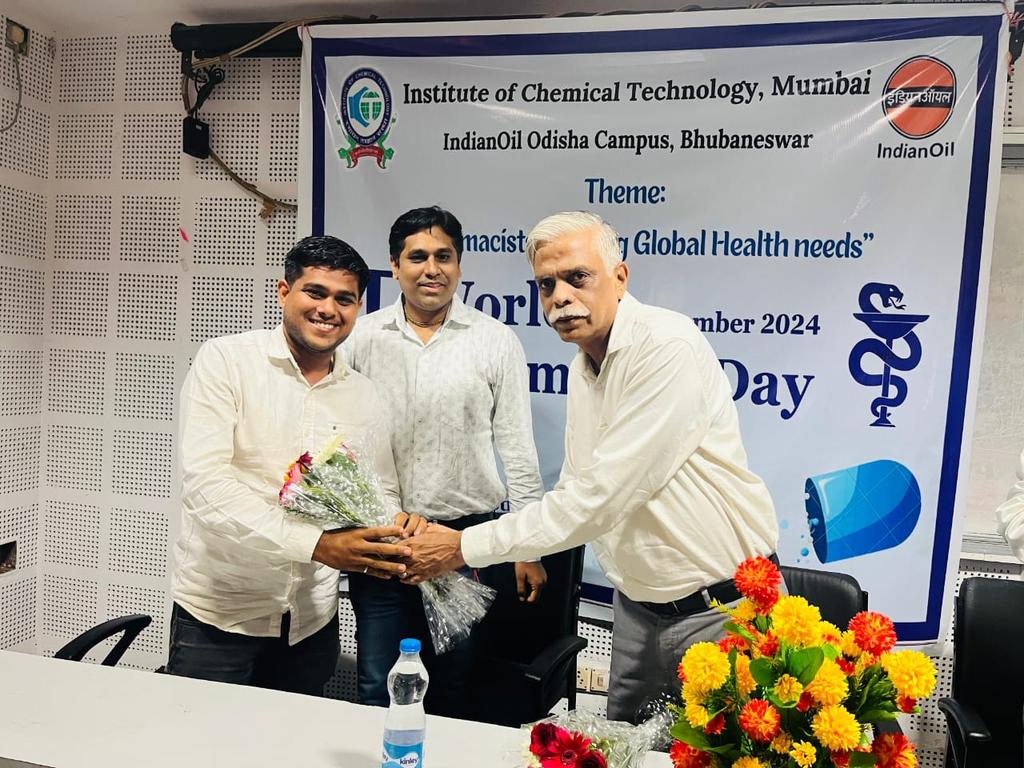 Parthajitprusty's tweet photo. Today a seminar was organized on *World Pharmacists Day* under the joint aegis of Pharma Vision,Odisha and ICT,BBSR.
In which *Prof.Pradeep R.Vavia,Dr.Yatin Gadkari Mr. Parthajit Prusty* , Along with *Mr. Satya Dev , fellow workers and students were present. https://t.co/sKvHoJ8BKf