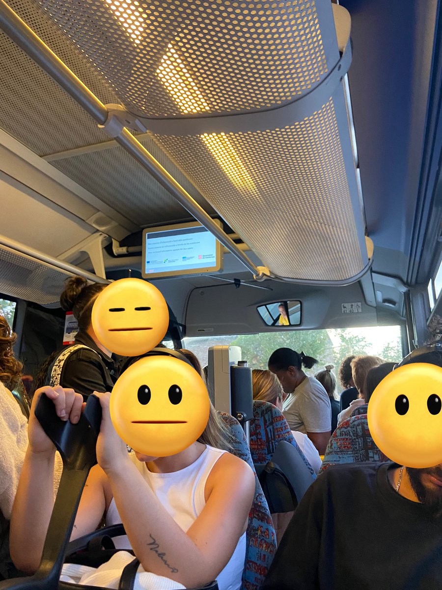 La linia de bus exprés Ripollet-Barcelona està totalment saturada. Hi ha una demanda altíssima que no s’absorbeix. Que viatgi gent dempeus i es quedin sense pujar persones a les parades ja és una normalitat. El transport públic és una prioritat? <a href="/AjRipollet/">Ajuntament Ripollet</a> <a href="/RevistaRipollet/">Revista de Ripollet</a>