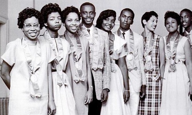 historianspeaks's tweet photo. Want to know more about the Little Rock Nine, read a first hand account by one of the participants in the integration attempt at Central High School in 1957. Read Melba Patiolla Beals' Warriors Don't Cry. #LittleRockNine #Desegregation #DaisyBates #MelbaPatilloBeals #WarriorsDon'tCry
https://t.co/WfhNZTOAyU