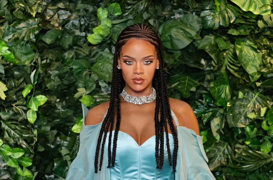PopBase's tweet photo. Madame Tussauds London unveils new Rihanna wax figure. https://t.co/7c0wQT67Cx