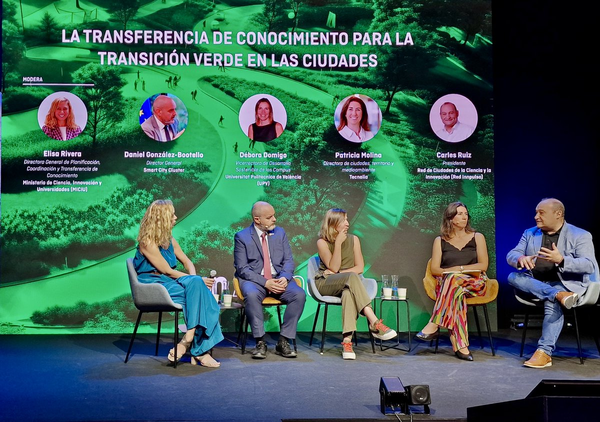 ddc_72's tweet photo. Gracias a Elisa Rivera @CienciaGob por contar con la @UPV en esta mesa redonda del @forogreencities. Un placer aportar la experiencia del binomio ciudad-universidad y el #UPVLivingLab, y compartir mesa con @carlosruiztwitt @redinnpulso, Patricia Molina y Daniel González-Bootello. https://t.co/F9ybN2Hp1n