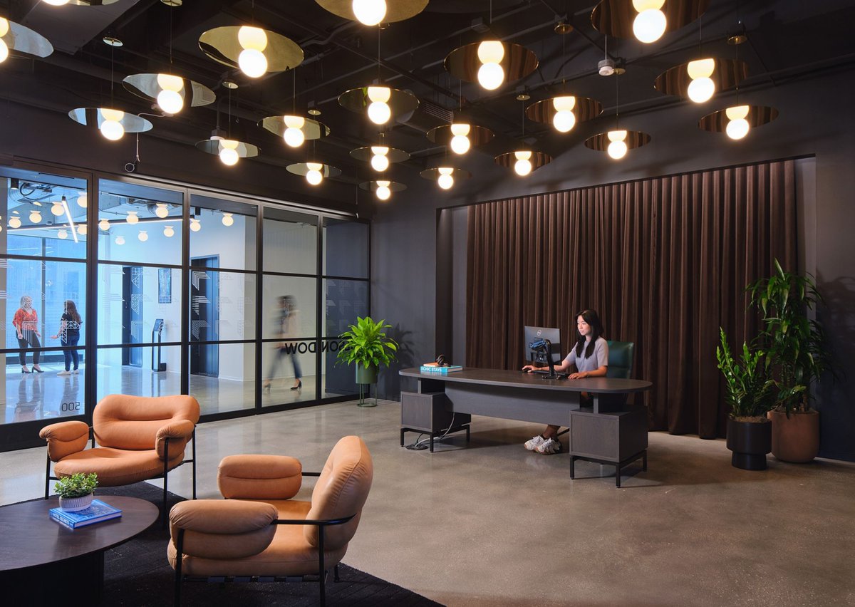 WilsonDowGroup's tweet photo. @officesnapshots says our Chicago office has theatrical flair, innovative lighting, cozy elements, and flexible areas.  

We couldn't agree more. 😍 

Check out the full article about Partners By Design's work on our new Fulton Market space: https://t.co/mu35M1oQWk https://t.co/NNBo79GwJ5