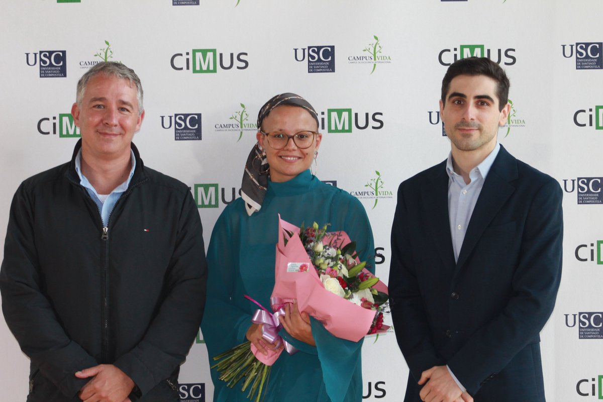 🎓Felicitamos a nuestra investigadora Verónica Rivas que defendió con éxito su tesis doctoral. ¡Enhorabuena, nueva doctora #CiMUS!👏
👉bit.ly/3XGUMfy
<a href="/UniversidadeUSC/">USC</a> #EDIUS