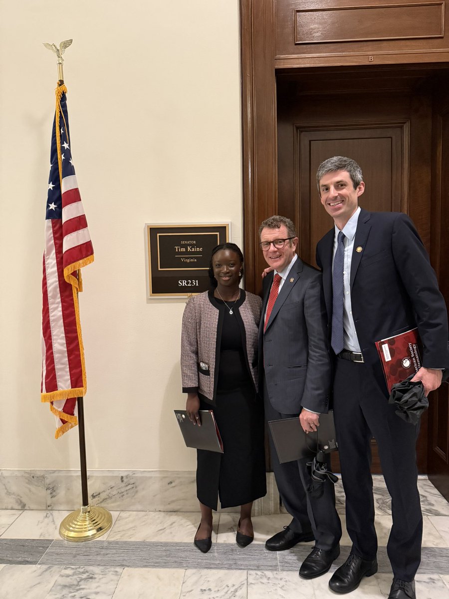 Great to be with my colleagues <a href="/ASH_hematology/">ASH</a> on Capitol Hill to advocate for NIH funding and the sickle cell comprehensive care act. We thank <a href="/timkaine/">Tim Kaine</a> for his support of NIH funding.
#fight4hematology and #conquerscd