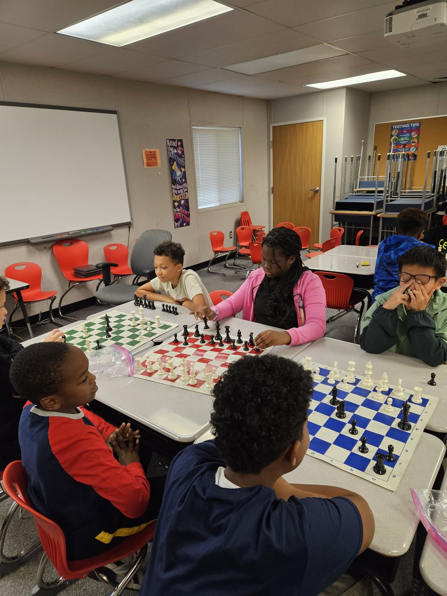 First Chess Club meeting of the school year!! Some experts and some newbies make the first meeting so fun! @CCPSGIFTED <a href="/NealBlueCrabs/">Mary B. Neal Elementary School</a>