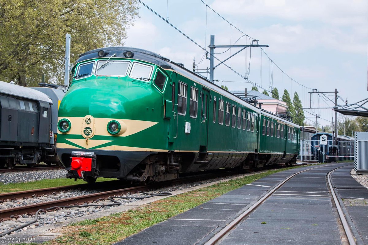 Vrienden kunnen zich via onze site vriendennsm.nl/nl/ weer aanmelden voor de traditionele Vriendenrit op 12 oktober! Met de Hondekop 386 rijden we een rit naar Roosendaal. Schrijf je snel in want vol is vol! Tot dan ✅