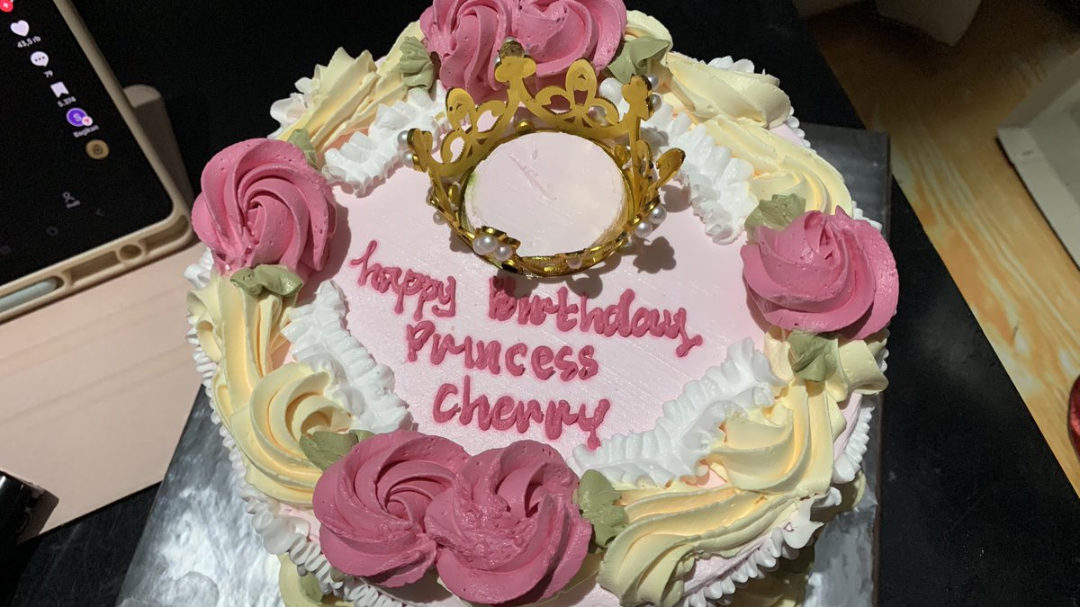 concfert's tweet image. Happy birthday to me😼🧜🏻‍♀️💗