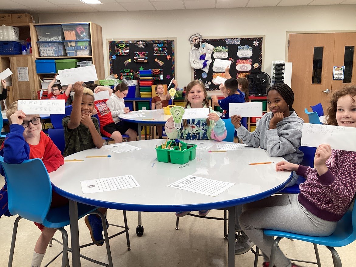 JKSTEAMLAB's tweet image. 4th graders learned about the impacts of erosion on Niagara Falls and how getting energy from the Falls has slowed erosion.  They wrote letters to their future selves about the changes they&apos;ll see in 50 years to the Falls! Next up...Field Trip to Conesus Lake
@BataviaJK