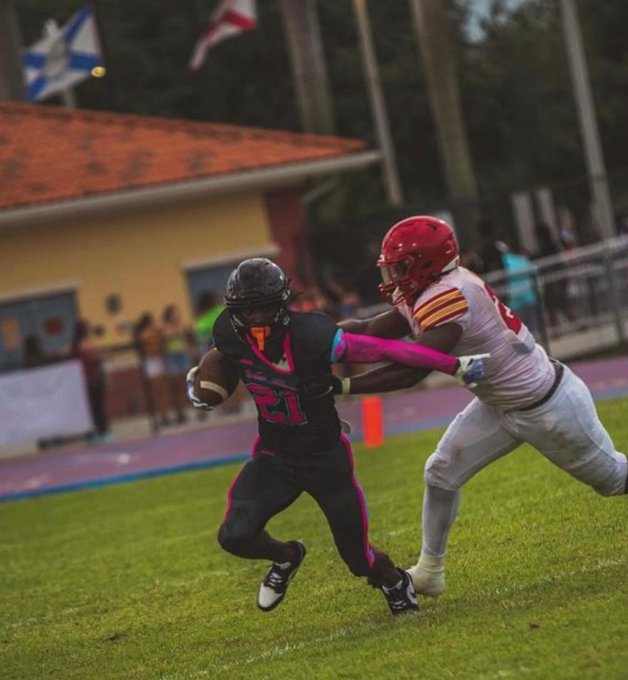 Pittsburgh Sports Now (@pghsportsnow) on Twitter photo Florida is <a href="/Pitt_FB/">Pitt Football</a> top recruiting target and the Panthers latest offer goes to a sophomore running back from the Sunshine State. Details on <a href="/Amosbrad177/">Amos Bradford</a> in the <a href="/frankwalkerlaw/">FrankWalkerLaw</a> Daily Notebook. pittsburghsportsnow.com/2024/09/25/the… Florida is <a href="/Pitt_FB/">Pitt Football</a> top recruiting target and the Panthers latest offer goes to a sophomore running back from the Sunshine State. Details on <a href="/Amosbrad177/">Amos Bradford</a> in the <a href="/frankwalkerlaw/">FrankWalkerLaw</a> Daily Notebook. pittsburghsportsnow.com/2024/09/25/the…