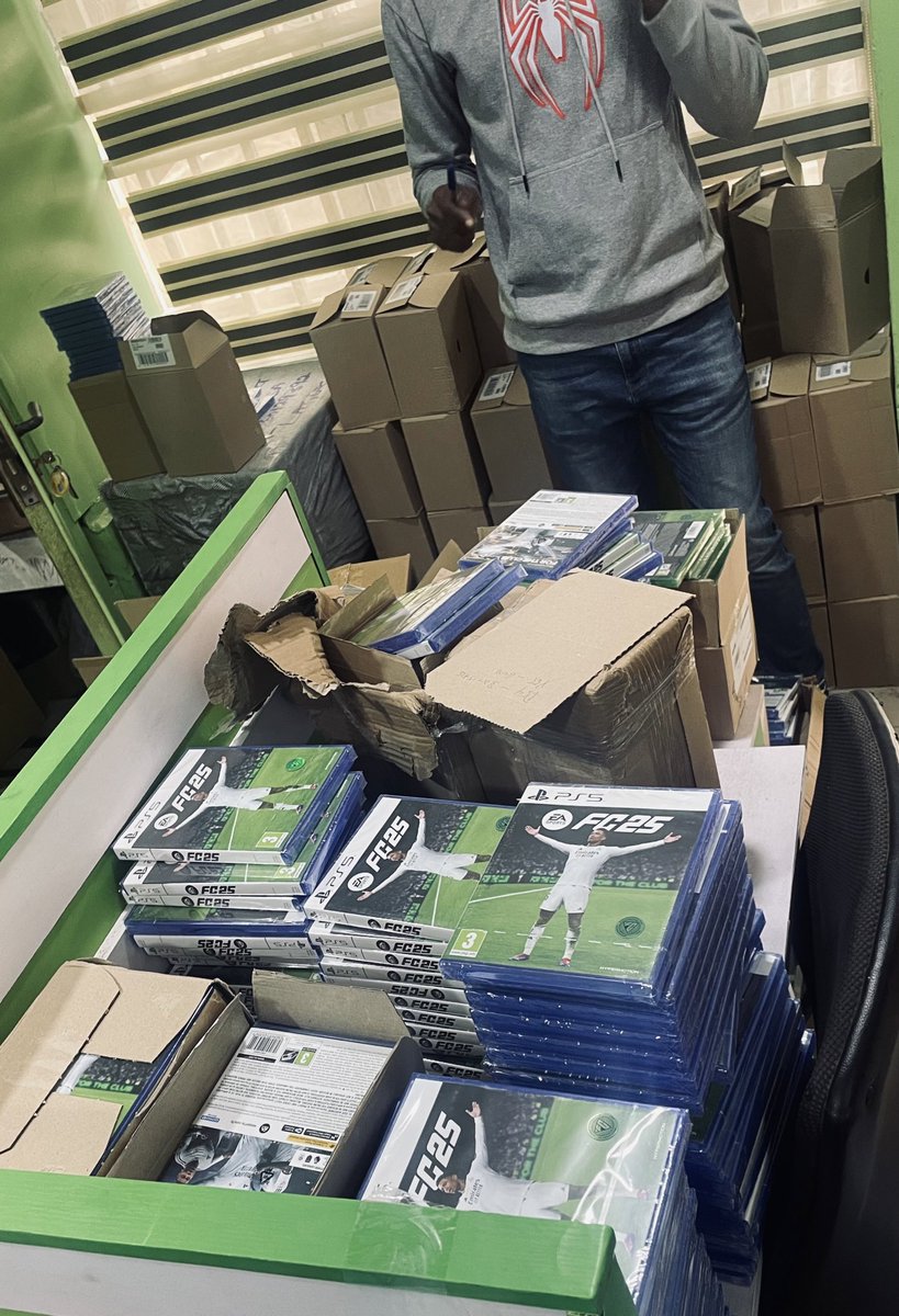 SosogamesNG's tweet photo. FC25 in store. It’s plenty! https://t.co/eCVHH4z2nR