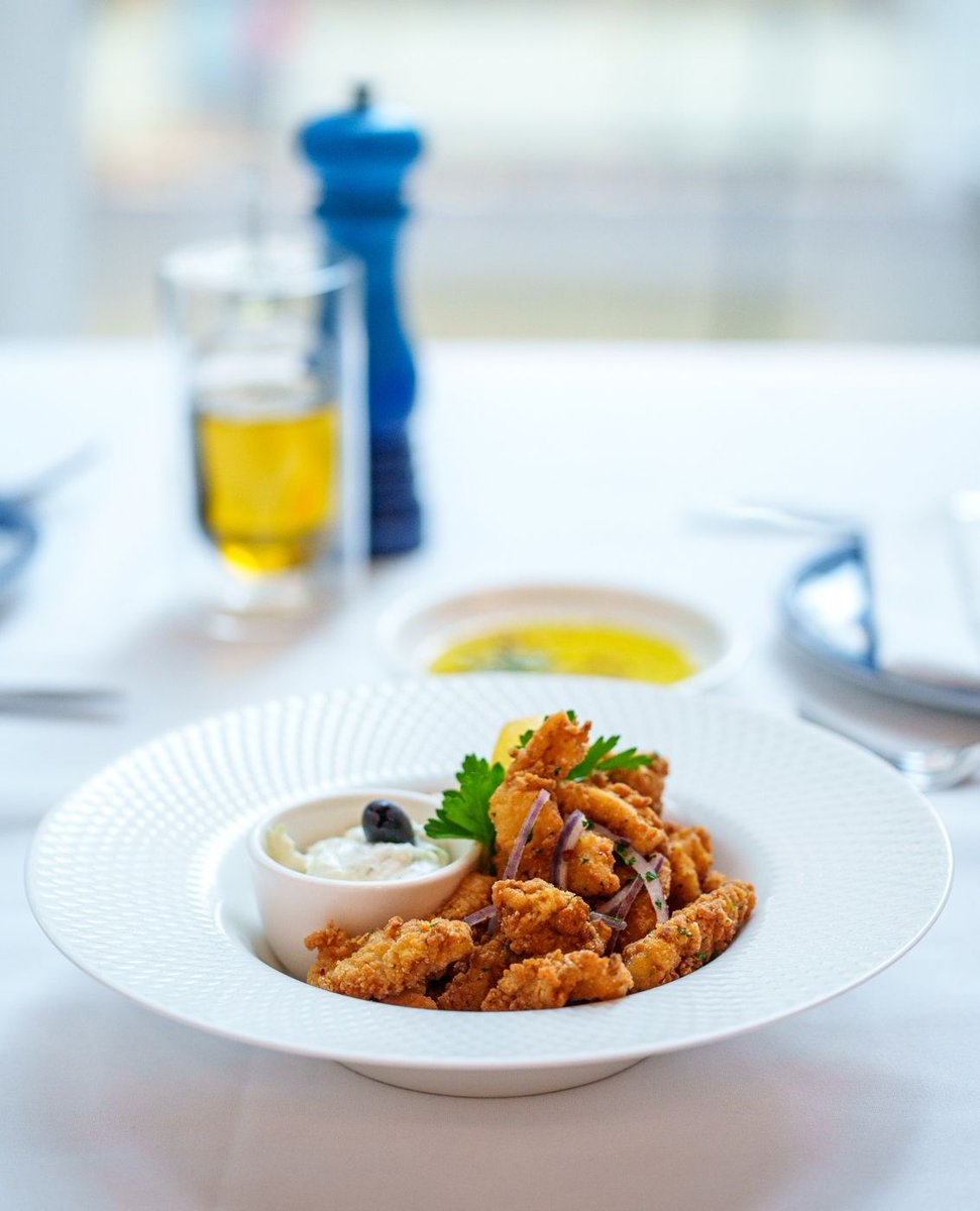 Step into a Grecian escape when you visit Hydra Estiatorio, located in the EXchange Hotel Vancouver 🇬🇷 Named after the stunning Greek island in the Aegean Sea, Hydra Estiatorio Mediterranean &amp; Wine Bar offers Vancouver’s freshest seafood, straight from the sea!⁠