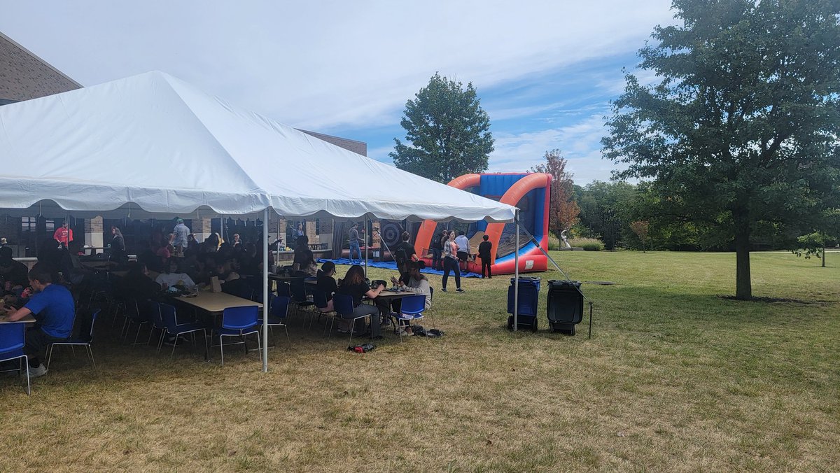 RHS Seniors enjoying IU East Red Wolves Day.