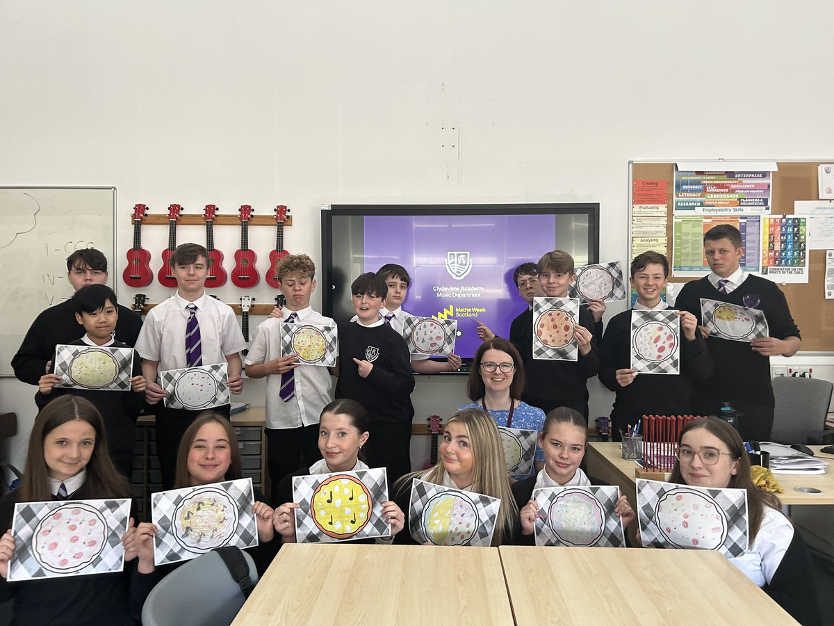 It was 2.8’s turn today to make musical pizzas! They had a blast working out which ‘toppings’ would be best! <a href="/ClydeviewMaths/">Clydeview Maths Dept.</a> <a href="/clydeview_a/">Clydeview Academy</a> @mathsweekscot #creativity #pineappleornopineapple