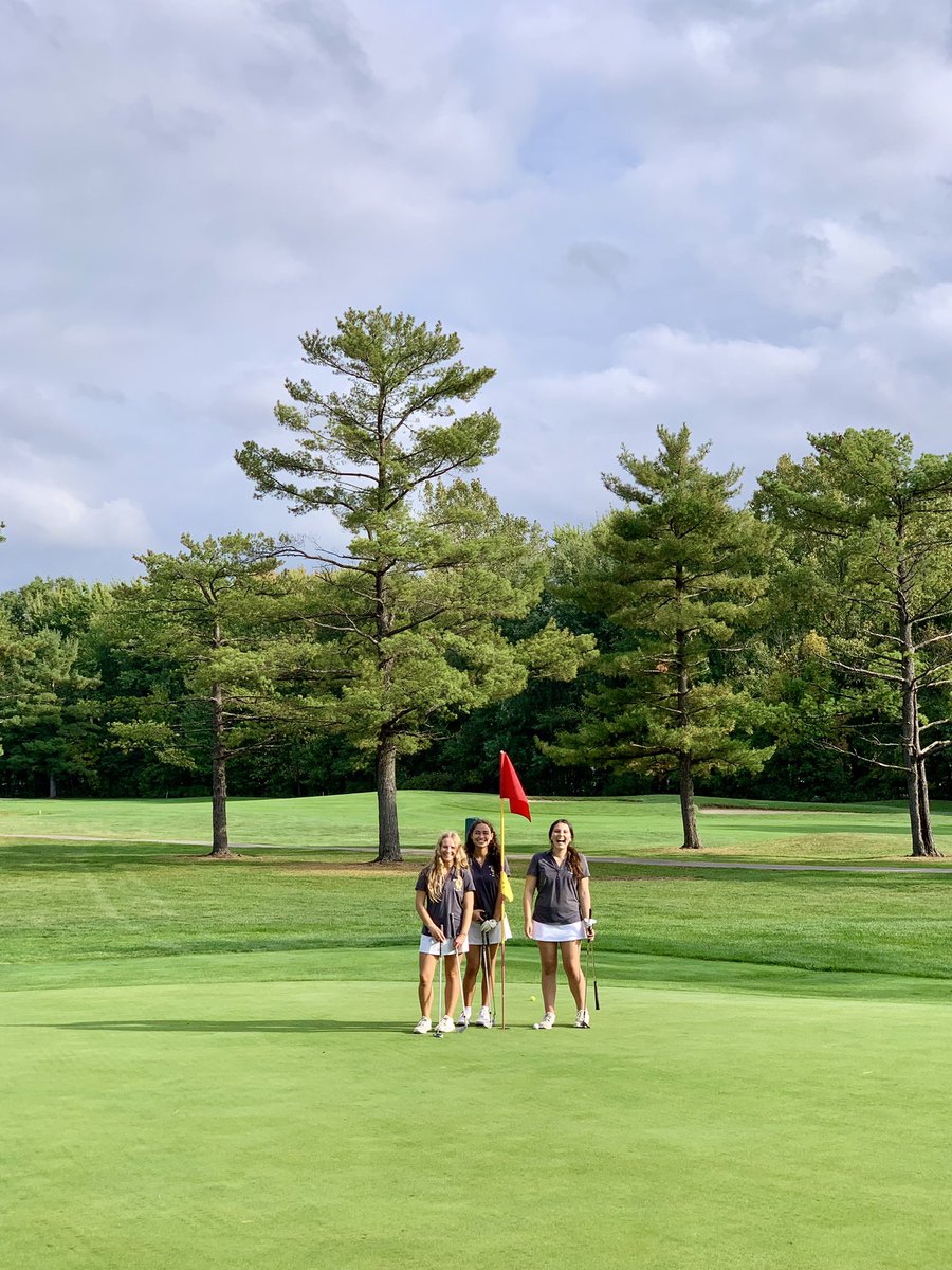 OFgirlsgolf's tweet image. We loved celebrating our seniors last night! Thank you Sofi, Aubrey, Liz, Lily, Rachael, Barb and Lyla for all that you have done for our program! We are so proud of each of you! 💛💙