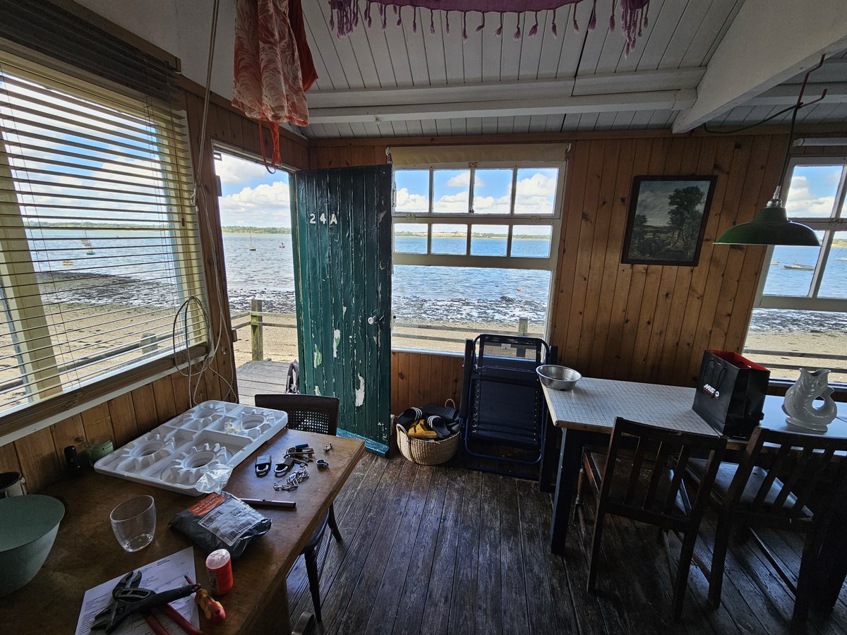 SolitaireLtd's tweet image. George and Paul installed a LPG gas cooker in an isolated beach hut. 
Had worse days!
.
.
#plumbing #plumbinglife #plumb #copper #pipework #gas #gasengineer #engineer #heating #centralheating #dayinthelife #dailygrind #grind #water #oil #commercial #work #working #hardwork