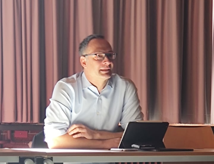 Am 21.09. wählten mich die FDP-Mitglieder im Wahlkreis 174 einstimmig zum Direktkandidaten für die Bundestagswahl. In meiner Vorstellungsrede skizziere ich die Kernpunkte meiner politischen Arbeit und der bevorstehenden Kampagne. Ihr findet sie hier: fdp-friedberg-hessen.net. 💛