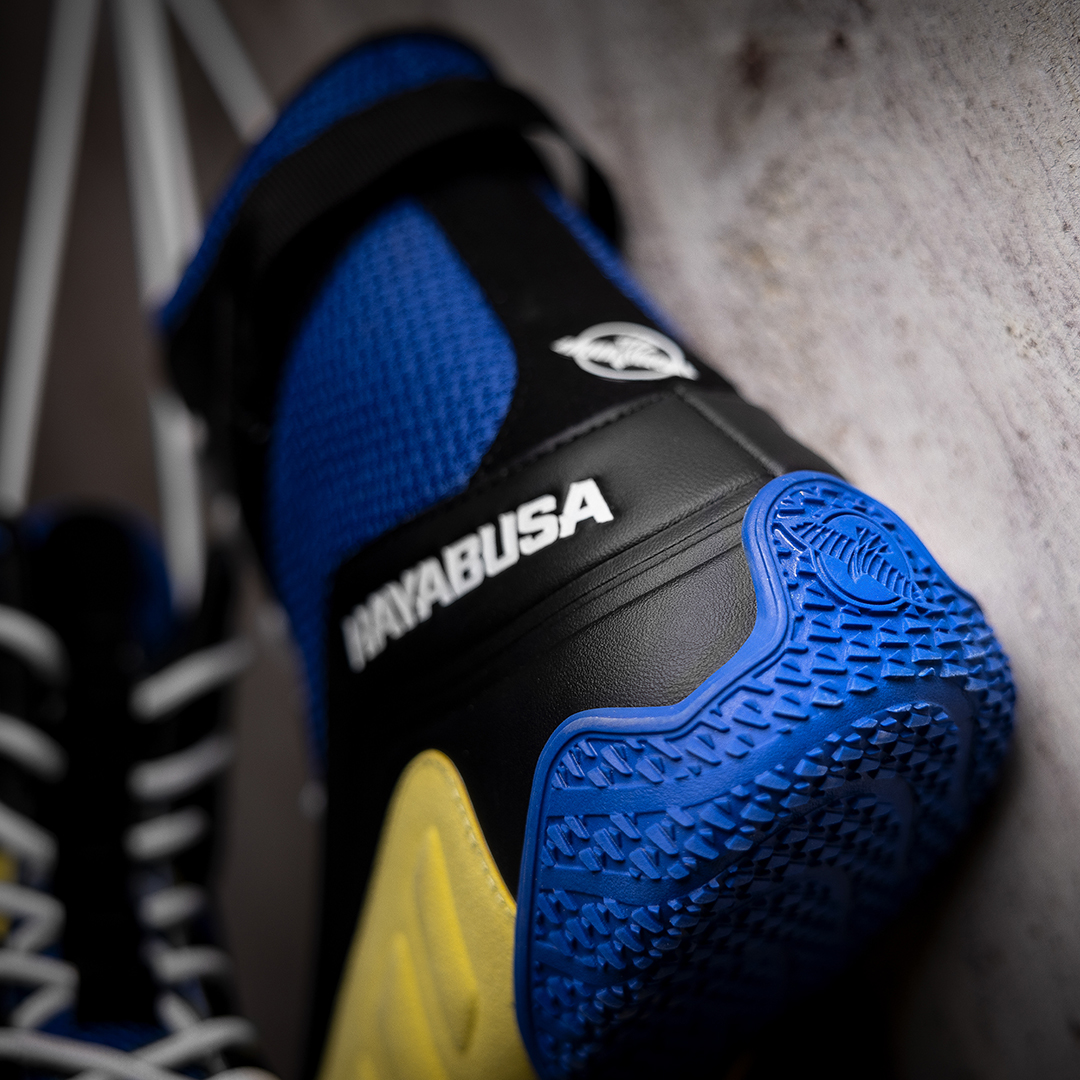hayabusacombat's tweet photo. Experience cloud-like comfort the moment you lace up. Talon Boxing Shoes deliver a precise, locked-in fit with next-level airflow tech to keep your feet cool.
#BoxingShoes #BoxingBoots #BoxingFootWork #FootworkMastery #BoxingGear #AthleticFootwear https://t.co/HclmpfknI9