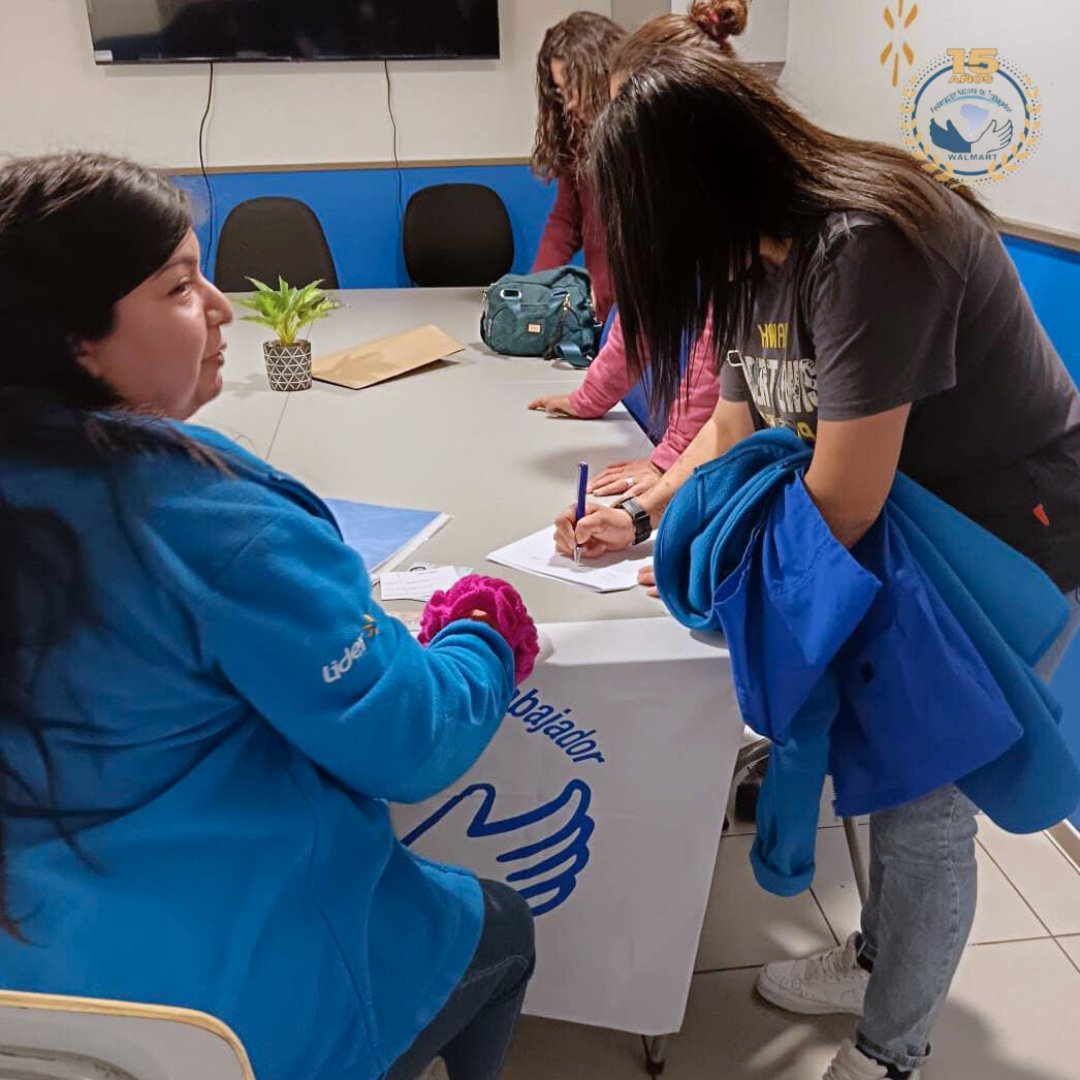 Ayer se renovó la directiva del Sindicato Hiper-Líder 985 de San Felipe, V región. La elección quedó conrofmada por Jorge Casanova como Presidente; Guido Lazcano, tesorero y Gabriela López como secretaria.
SIGUE-&gt;