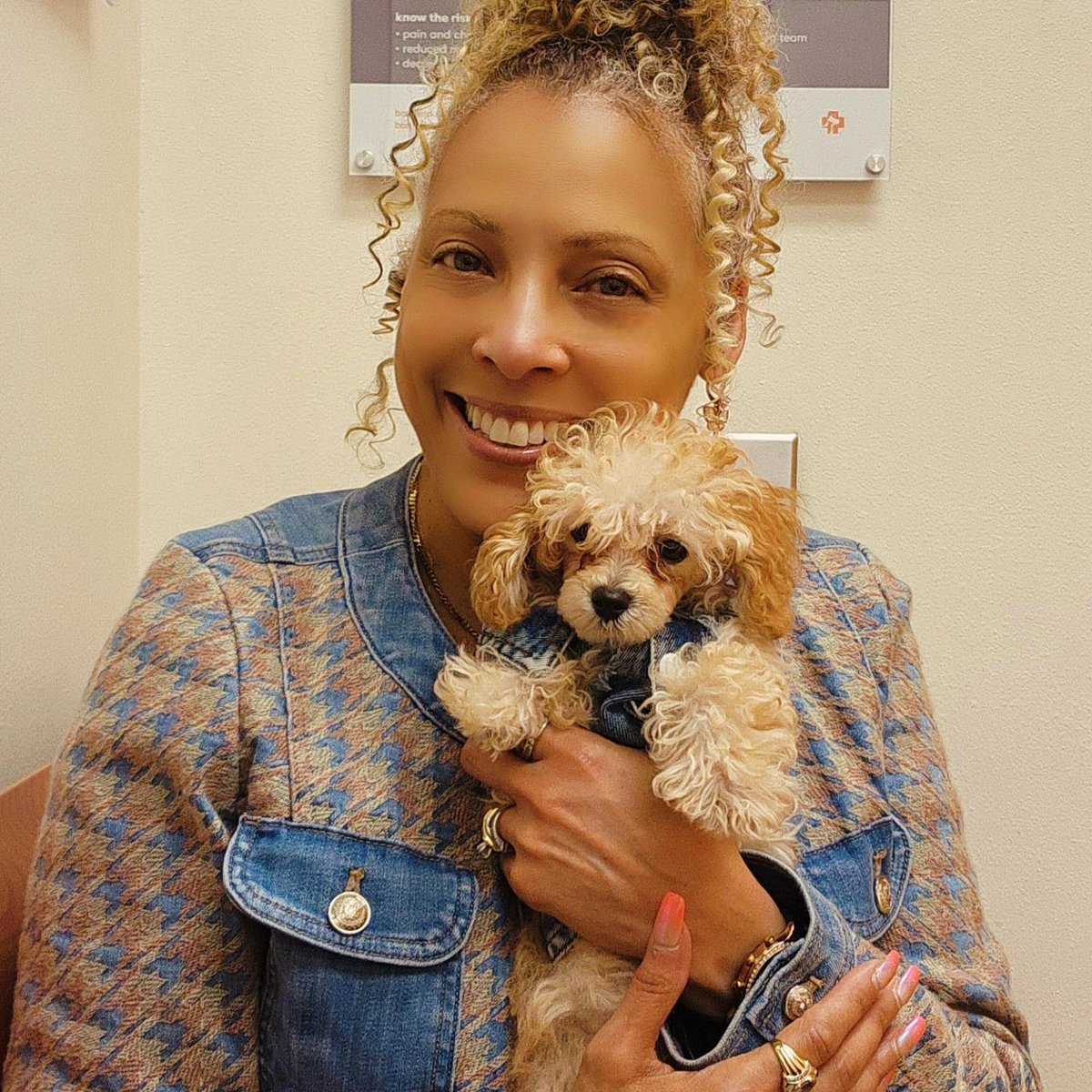 Meet the newest addition to our family - Mia Amor Brown. Thank you Heather <a href="/TinyToyPoodles/">TinyToyPoodles</a> for our little girl and "my love". We are eternally grateful. Amanda @DiamondHGrooming - YOU ROCK!!🩷#WordsOfWisdomByLadyT 
#puppylove