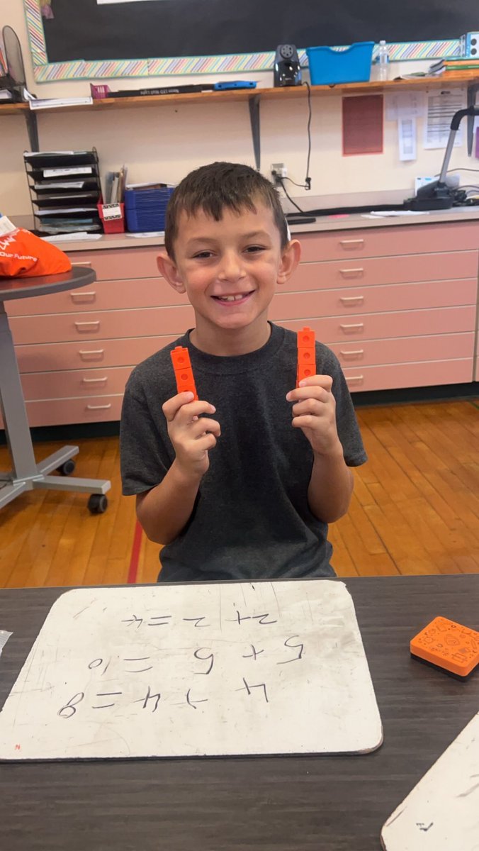 Kate Neigebauer CES tweet media