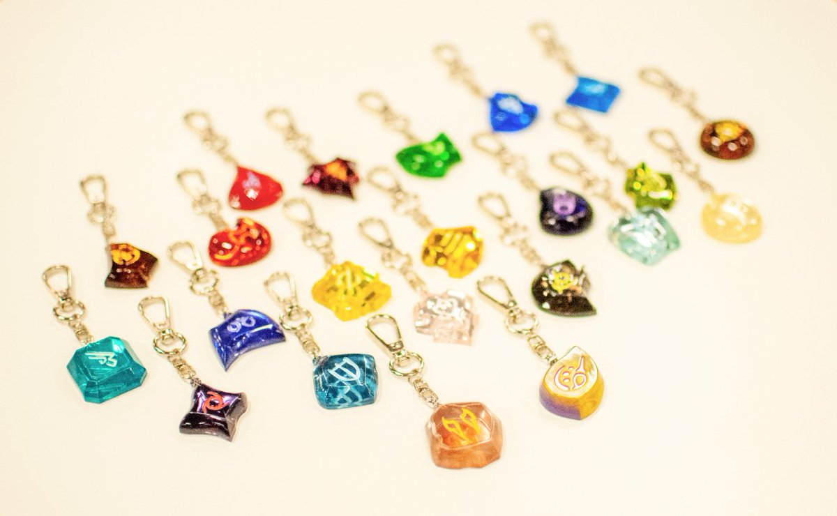 New #FFXIV merch is here!

🌌 Emet-Selch crystal keychain
⚔️🖌️Viper &amp; Pictomancer job pins
🖱️ FFXIV gaming mousepad
…and more!

Pre-order now! 🛍️ sqex.to/fAJkW