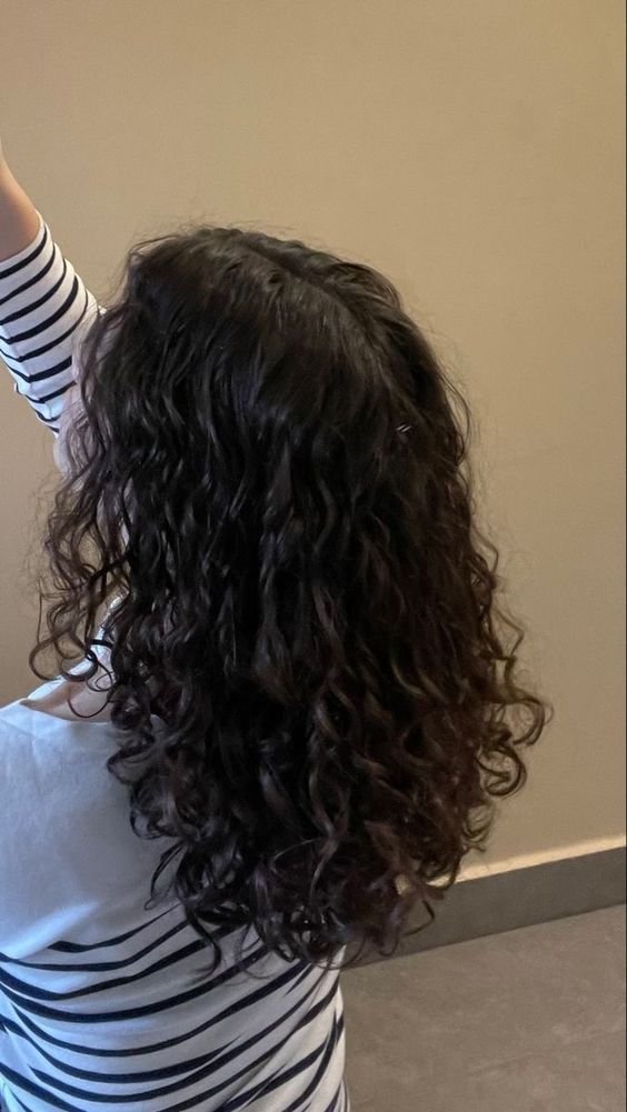 ese pelo esta cada vez mas largo y bonito