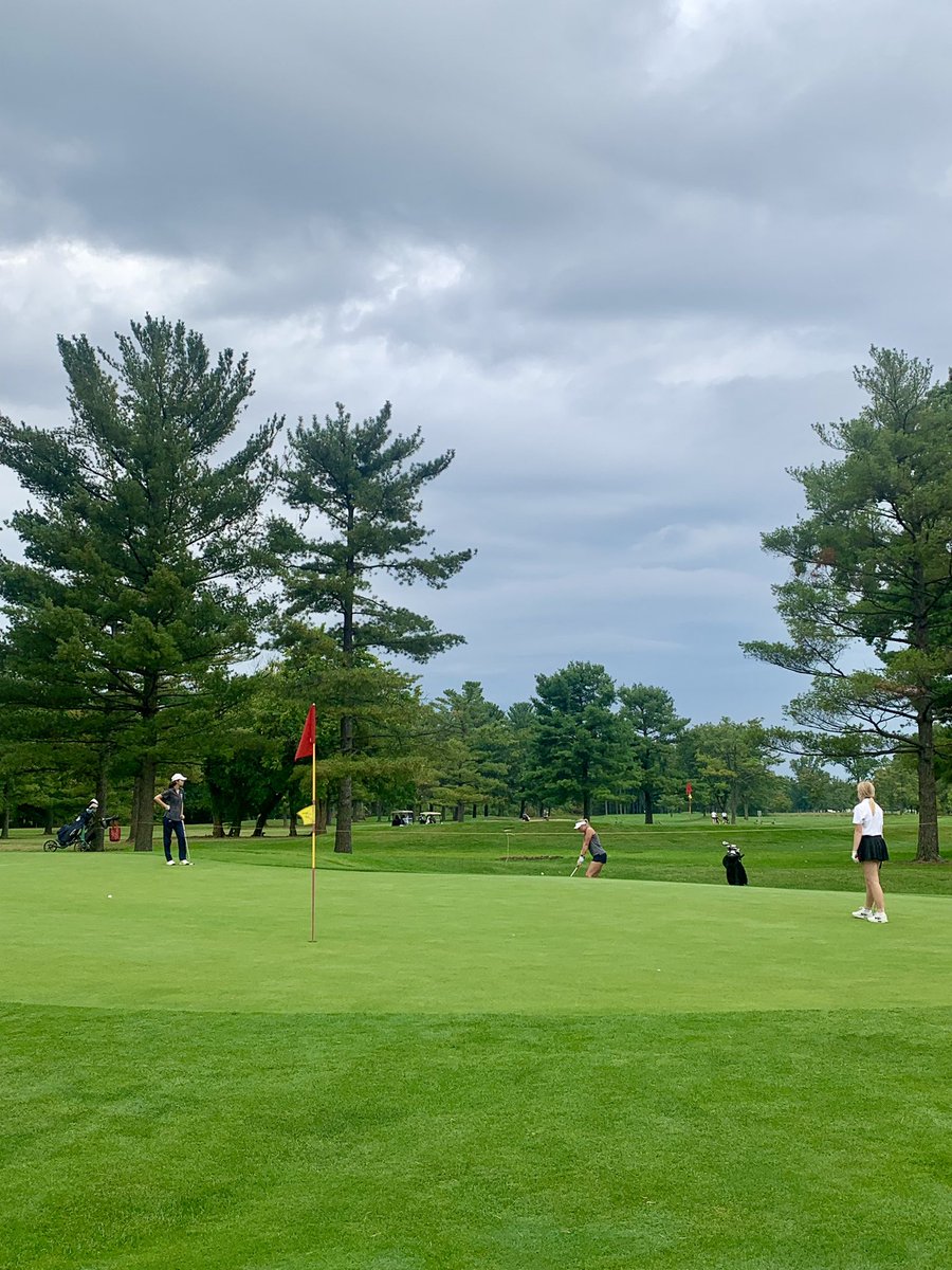 OFgirlsgolf's tweet image. Varsity beat Amherst yesterday 194-216. The team was led by Addison Mullen (44), Rachael Price (49), Mya Hovan (50) and Aubrey Caraballo (51). In addition, Liz Gaal shot a 57 and Lyla Williams shot a 58. The team is now 8-3 in the SWC and plays Midview tonight! Nice job ladies!