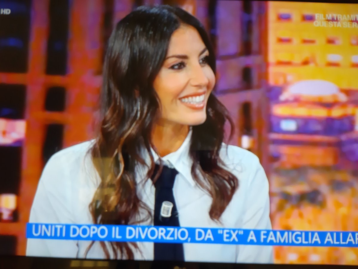 Anita_0241's tweet photo. Il sorriso più bello del mondo è sempre quello di #eligreg adesso a #lavitaindiretta https://t.co/ZR46M69Edo