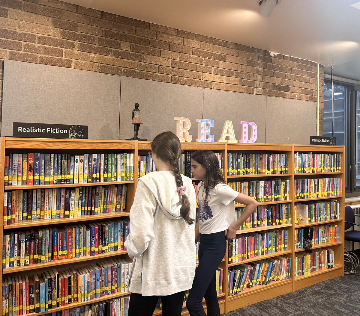 rebell_library's tweet photo. Our first day of Flex Time for students in the library was a success🎉 we checked out some books and observed some amazing student collaborations. https://t.co/dt8FBxnYN5