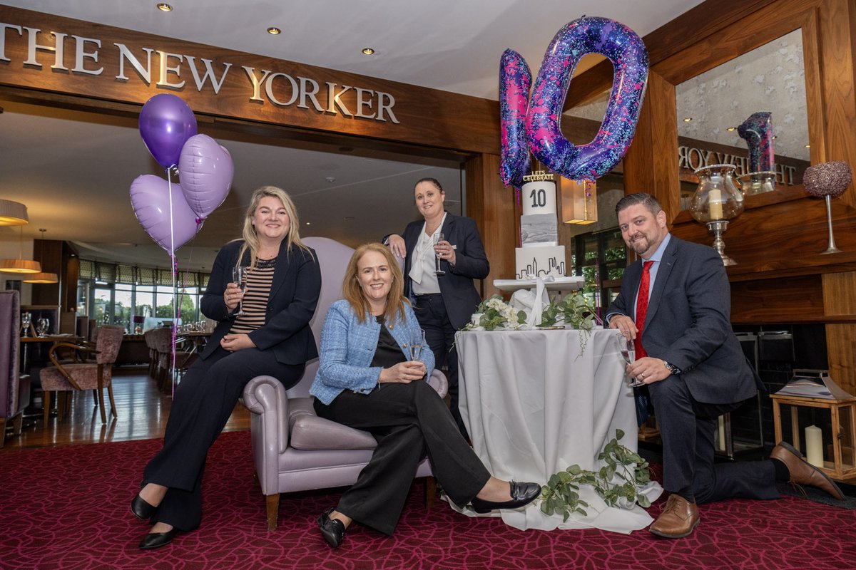 ℂ𝔼𝕃𝔼𝔹ℝ𝔸𝕋𝔼 𝟙𝟘 𝕐𝔼𝔸ℝ𝕊 𝕆𝔽 𝕋ℍ𝔼 ℕ𝔼𝕎 𝕐𝕆ℝ𝕂𝔼ℝ 𝕎𝕀𝕋ℍ 𝔸 𝕋𝔸𝕊𝕋𝔼 𝕆𝔽 𝕋ℍ𝔼 𝔹𝕀𝔾 𝔸ℙℙ𝕃𝔼🍎🗽🌭
Read all about our one-of-a-kind New York-inspired evening on Fri Oct 4th
➡️loom.ly/rqSe4GA
#newyorkercork #10thbirthday #corkinternationalhotel