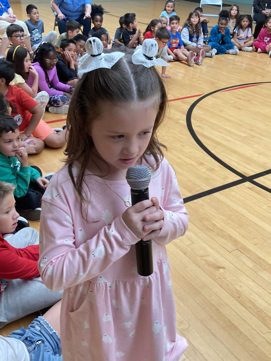 sd925wps's tweet photo. 2nd Grade community meetings bring us closer together every half day! https://t.co/1dojgVjdej