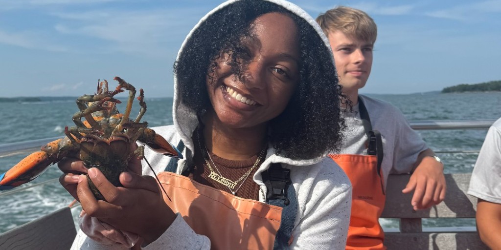 UMESSANS's tweet photo. Check out UMES Environmental Science major Alleyah Britton featured in a @NOAAFisheries article for her INFISH internship: https://t.co/4gXhDrc2V0 #infish @umesnews @noaa https://t.co/Aoh3ZlM5Xg
