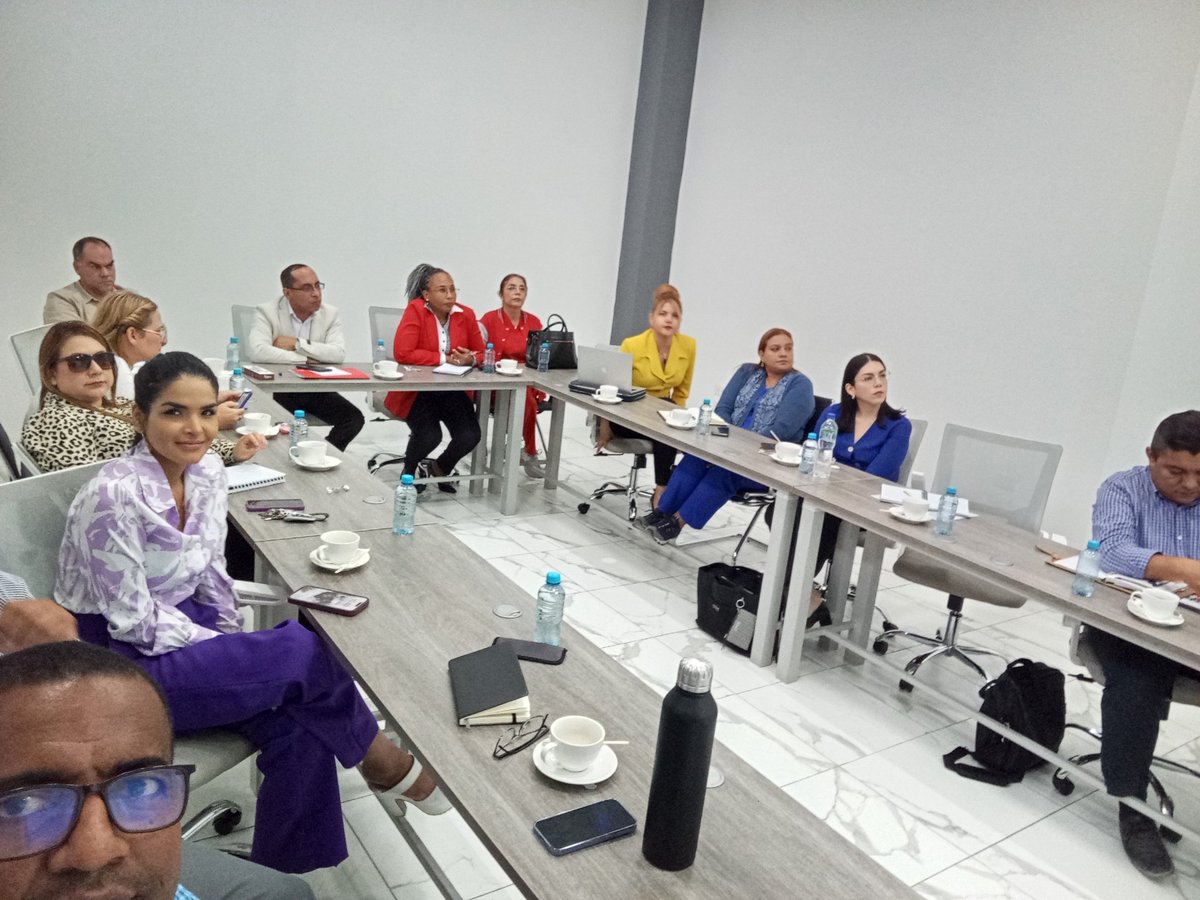 La autoevaluación es un elemento fundamental para el aseguramiento de la calidad y el fortalecimiento de nuestro modelo pedagógico y propuesta académica. Vicerrectorado académico lidera mesa de trabajo con directores departamentales, carreras y programas de la <a href="/UbeEcuador/">UBE | Universidad Bolivariana Del Ecuador</a> #Durán
