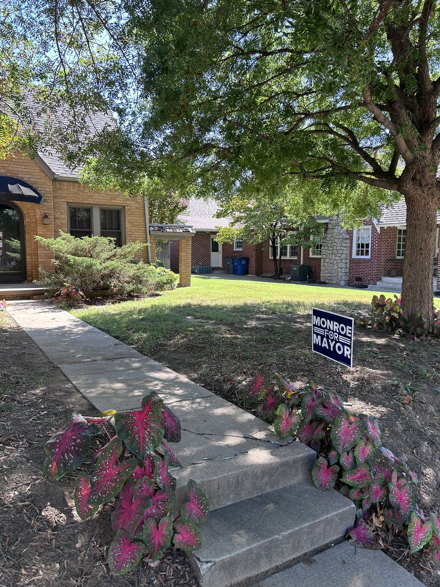 AC_NoChill's tweet photo. If anyone doubts @Monichols’ broad appeal as #TulsaMayor, I just delivered a sign to Harvard &amp; Independence in N. Tulsa, on my way to stake one in Florence Park near 21st and Harvard (midtown), then onto S. Tulsa to 91st and Delaware (between Harvard &amp; Lewis). 🙌🏽 #MonroeForMayor https://t.co/iw6YT4rZqB