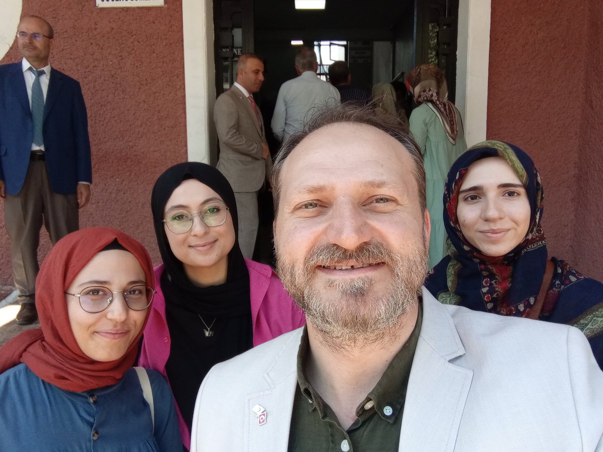 Türkiye Yeşilay Cemiyeti Genel Başkanımız Doç. Dr. Mehmet Dinç <a href="/mehmetDinc1920/">Mehmet Dinç</a> ’i Şanlıurfa’da ağırladık. Yeşilay Merkezimizde gerçekleştirdiğimiz buluşmada değerli sohbeti ve ziyareti için kendilerine HRÜ Genç Yeşilay olarak teşekkür ederiz. 💚 
#Yeşilay #GençYeşilay