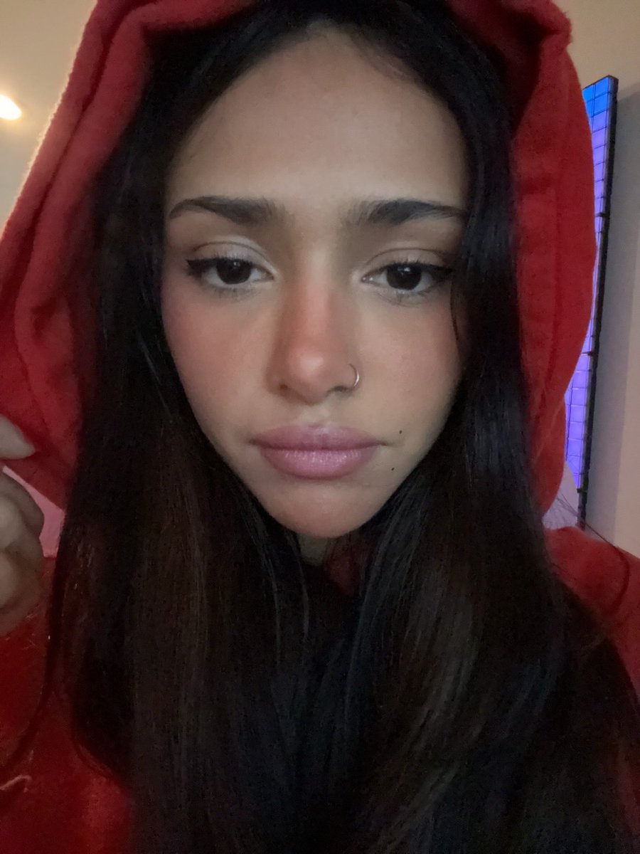 demisxxual's tweet photo. hi whats up https://t.co/xCzy5uMmKJ