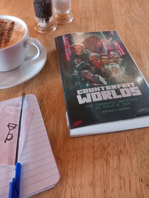 PynchonInPublic's tweet image. Total Recall (2012) is included in Counterfeit Worlds - The Cinematic Universes of Philip K. Dick by Brian J. Robbie (2023). I&apos;m familiar with most of the films but haven&apos;t heard of a few. #PKDick #TotalRecall #TotalRecall2012 (Great Movies UK 9pm tonight)