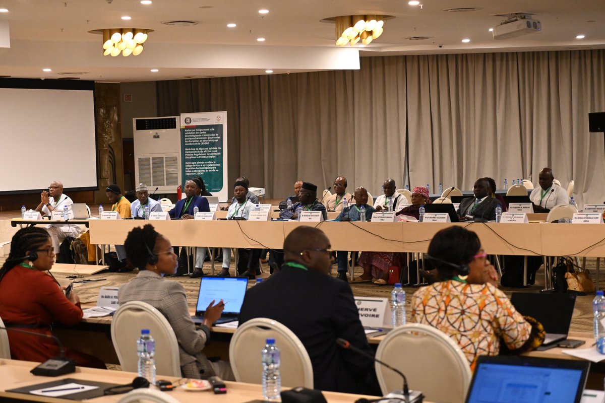 OoasWaho's tweet photo. On 2nd day of workshop, participants focused on group discussions to further refine the ethical codes and practice regulations for healthcare professionals in #ECOWAS. These collaborative efforts aim to ensure consistency in the healthcare delivery across the region. #WAHO https://t.co/AwiMcblNgY