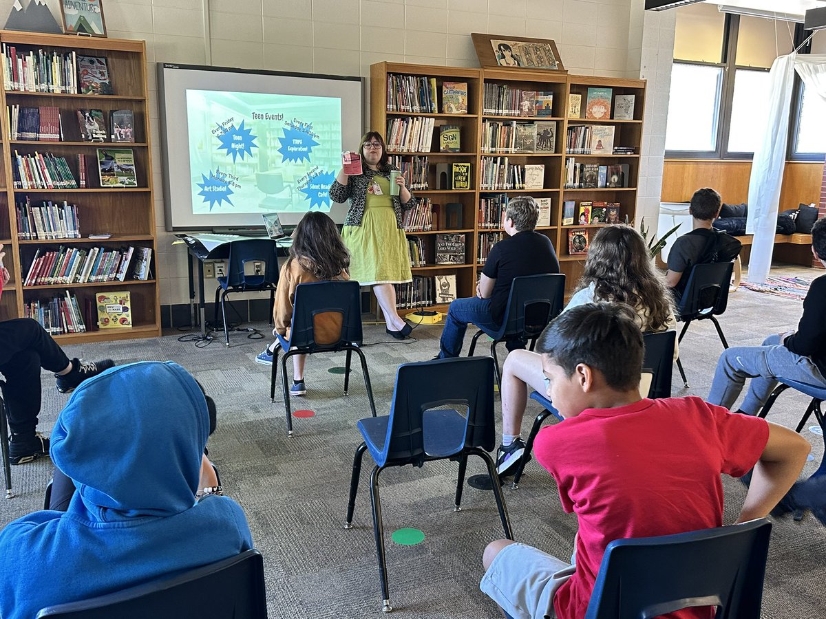 AngieBuis1's tweet image. Visit from @springfieldlib Thank you for visiting @ReedAcademy1  #teennightatthelibrary #SPSreadtosucceed @officialSPS @DrGrenitaLathan