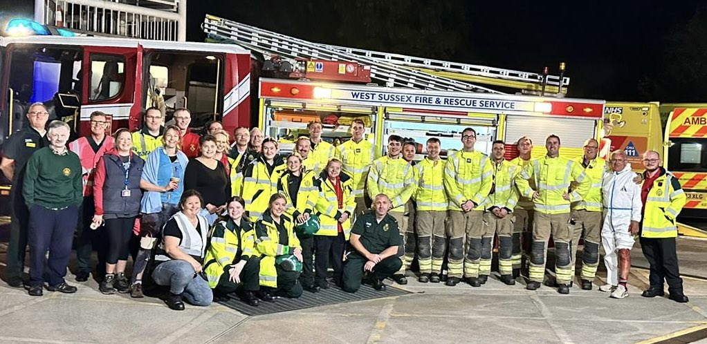 Billingshurst Fire Station (@station49fire) on Twitter photo The crew at Billingshurst working alongside <a href="/SECAmbulance/">South East Coast Ambulance</a> & <a href="/BEATresponders/">Billingshurst CFRs</a> during a training exercise last week. The crew at Billingshurst working alongside <a href="/SECAmbulance/">South East Coast Ambulance</a> & <a href="/BEATresponders/">Billingshurst CFRs</a> during a training exercise last week.
