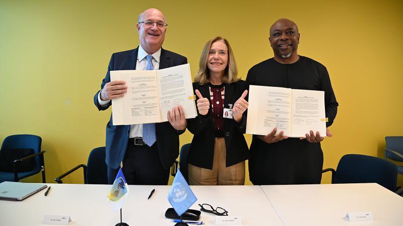 Alain Noudehou (@alainnoudehou) on Twitter photo A real pleasure to sign the first MOU with <a href="/the_IDB/">Inter-American Development Bank</a> <a href="/igoldfajn/">Ilan Goldfajn</a> to access financing from <a href="/UN_SOFF/">Systematic Observations Financing Facility (SOFF)</a> for better climate/weather/early-warning data for #LDCs, #SIDS and others; one of the first MDBs to access UN MPTFs #UNGA79
-> bit.ly/3ZW7V7l. <a href="/UNEP/">UN Environment Programme</a> <a href="/WMO/">World Meteorological Organization</a> <a href="/UNDP/">UN Development</a> <a href="/MPTFOffice/">UN Multi-Partner Trust Fund Office</a> A real pleasure to sign the first MOU with <a href="/the_IDB/">Inter-American Development Bank</a> <a href="/igoldfajn/">Ilan Goldfajn</a> to access financing from <a href="/UN_SOFF/">Systematic Observations Financing Facility (SOFF)</a> for better climate/weather/early-warning data for #LDCs, #SIDS and others; one of the first MDBs to access UN MPTFs #UNGA79
-> bit.ly/3ZW7V7l. <a href="/UNEP/">UN Environment Programme</a> <a href="/WMO/">World Meteorological Organization</a> <a href="/UNDP/">UN Development</a> <a href="/MPTFOffice/">UN Multi-Partner Trust Fund Office</a>