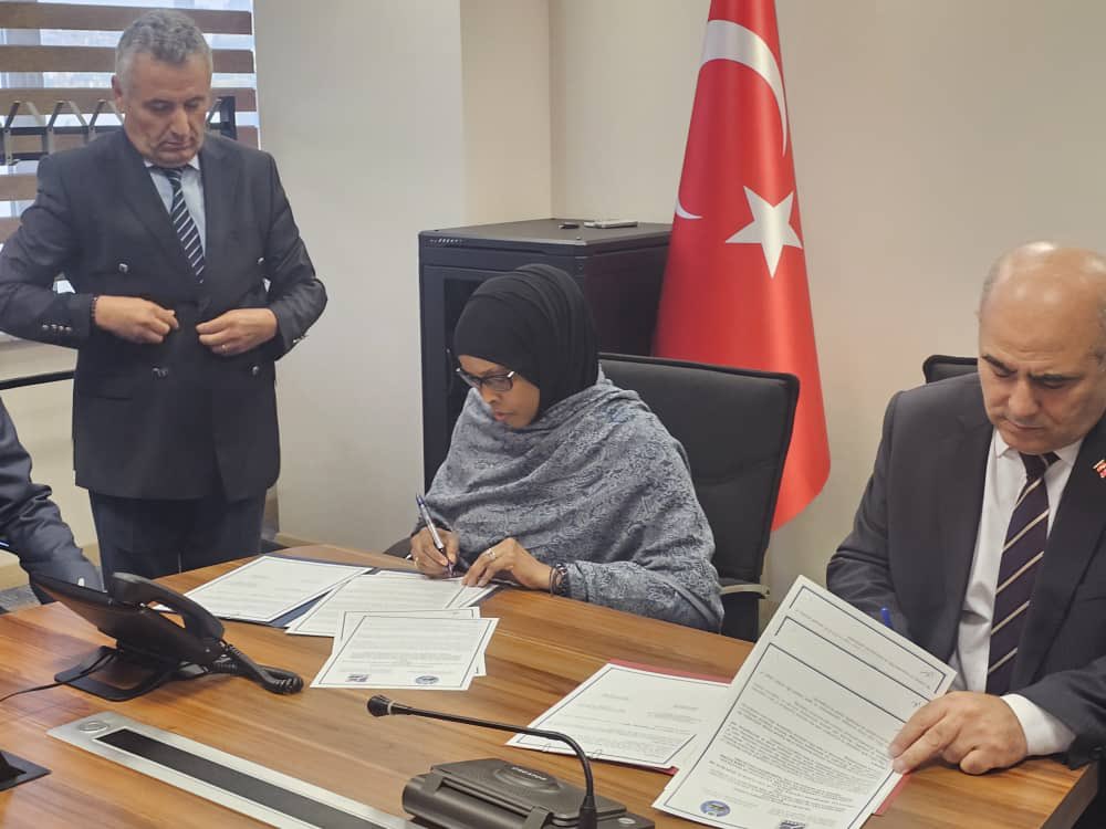 The Federal Republic of Somalia and the Republic of Turkey have signed an agreement on cooperation, exchange of financial intelligence, anti-money laundering, and combating the financing of terrorism, Ankara, Turkey, 25/Sep/2024. 
 
The Financial Crimes Investigation Board