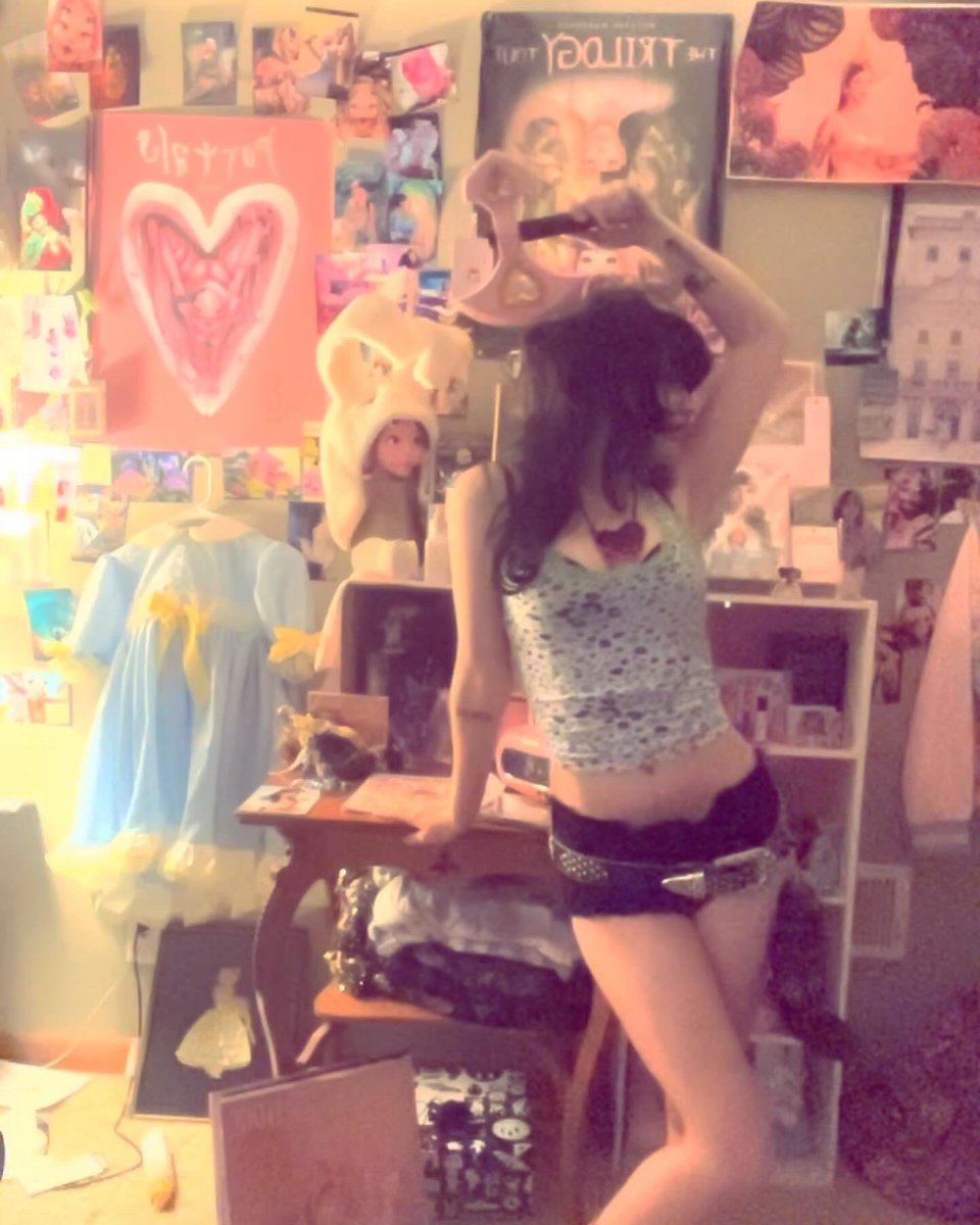 ♛ ᦓꪻꪖ᥅᥅ ♛ ⋆｡°✩ tweet media