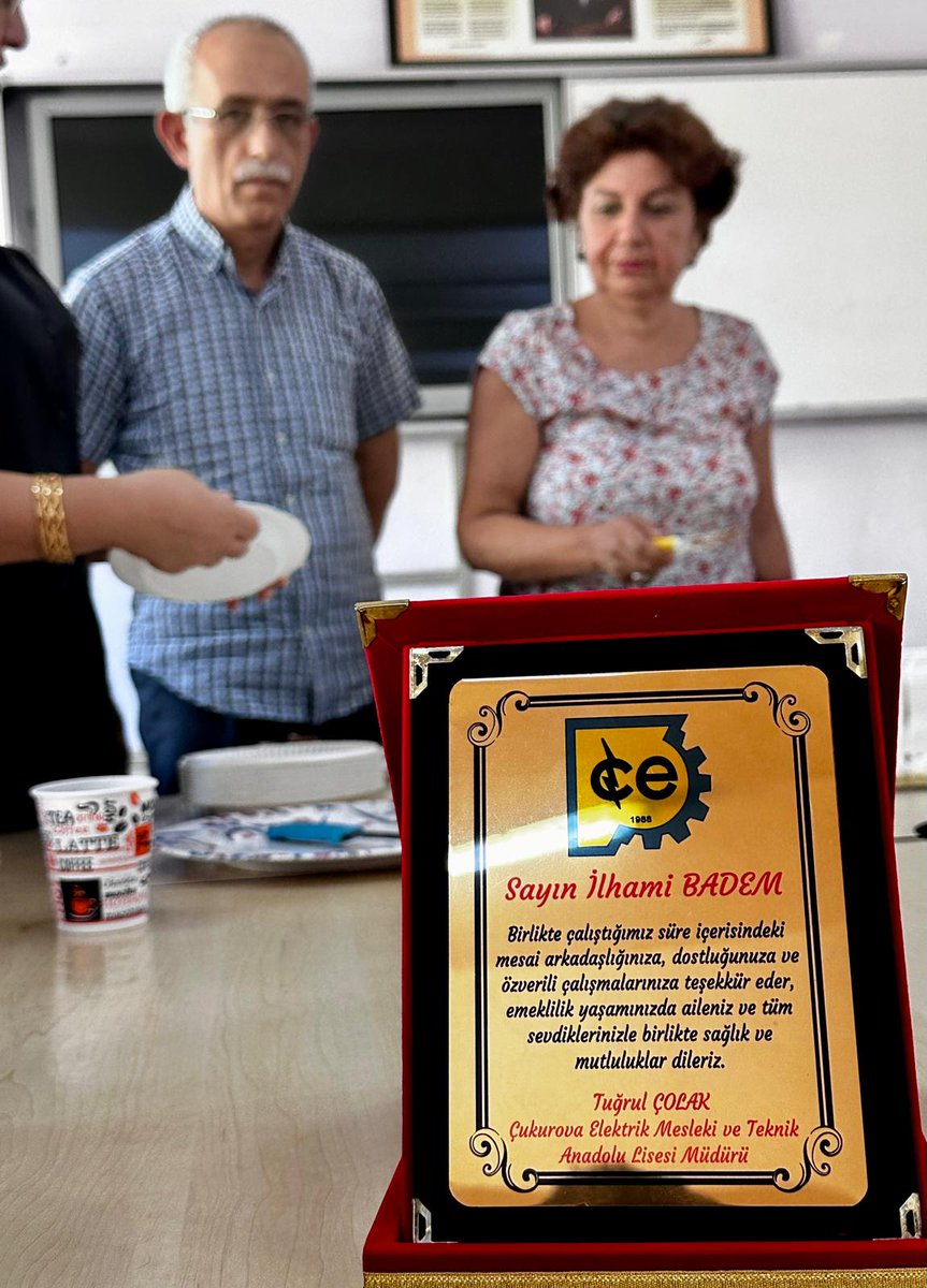 CEMTAL01's tweet photo. Okulumuz Biyoloji Öğretmeni İlhami Badem Hocamızın 65. Ad gününü kutladık. Emeklilik hayatının sevdikleri ile sağlıklı uzun olmasını dileriz https://t.co/oiWnBSfOZk