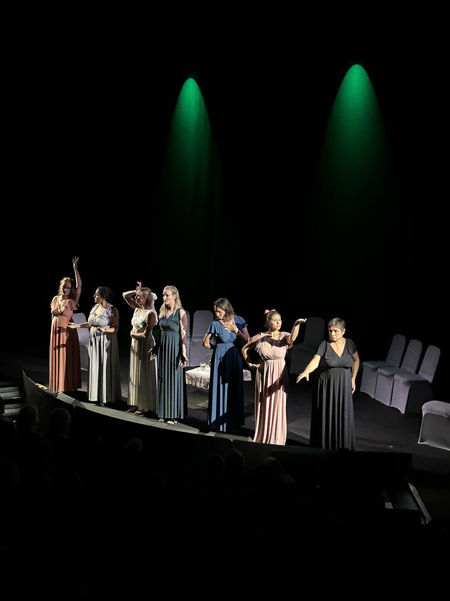 IIC Edimburgo (@iicedimburgo) on Twitter photo A wonderfully theatrical adaptation of ๐ ๐ผ๐ฑ๐ฒ๐ฟ๐ฎ๐๐ฎ ๐๐ผ๐ป๐๐ฒโs book ๐ป๐๐ ๐พ๐๐๐๐ ๐๐ ๐พ๐๐๐๐ (1600), translated by Virginia Cox and directed by Laura Caparrotti and Jay Stern, last night at <a href="/ByreTheatre/">Byre Theatre</a>, St Andrews. Brave @kitheater ๐๐ฎ๐น ! A wonderfully theatrical adaptation of ๐ ๐ผ๐ฑ๐ฒ๐ฟ๐ฎ๐๐ฎ ๐๐ผ๐ป๐๐ฒโs book ๐ป๐๐ ๐พ๐๐๐๐ ๐๐ ๐พ๐๐๐๐ (1600), translated by Virginia Cox and directed by Laura Caparrotti and Jay Stern, last night at <a href="/ByreTheatre/">Byre Theatre</a>, St Andrews. Brave @kitheater ๐๐ฎ๐น !