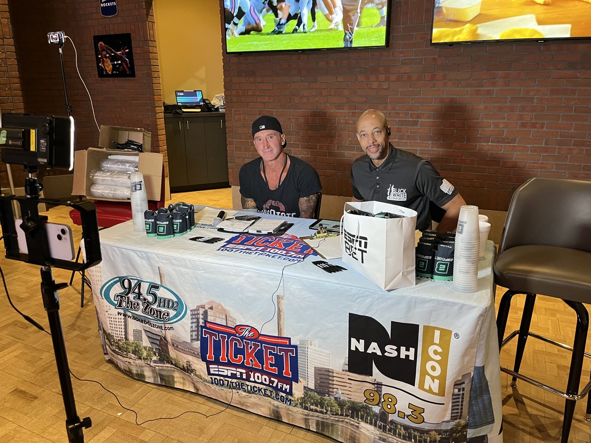 HollywoodToledo's tweet photo. We're just days away from our @ESPNBET Grand Opening! Join us on Friday, September 27 to celebrate. #ESPNBET #WhatAPlay
✂️ - 4PM Ribbon Cutting
👕 - ESPN BET Swag Giveaways
📻 - Live Radio Broadcast from Andre Savage on Black & White Sports Radio Show @SportsRadio1007
💰 - Special Contests
🍴 - New Menu Items
Must be 21. Gambling problem? Call 1-800-589-9966.