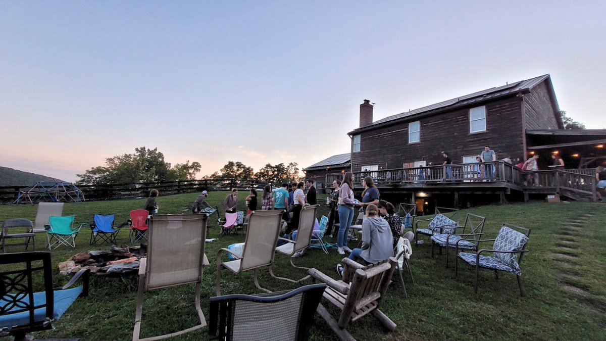 patrickhenrycol's tweet photo. Hotdogs, hamburgers, and... Classical Liberal Arts! Enjoy some photos of the CLA mixer hosted at Dr. Favelo's scenic farm in the Virginia hills! 

#phc #phccommunity #facultyandstudents #classicallibralarts #cla https://t.co/31JrdRhvuT