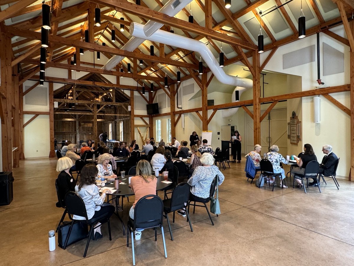 CityofUA's tweet image. Great conversations are happening today at #TheBigTable! Residents are coming together to discuss ways to make #UpperArlington a more welcoming community for everyone. 🏡 Thank you to all who are sharing their ideas and fostering connections. 🤝