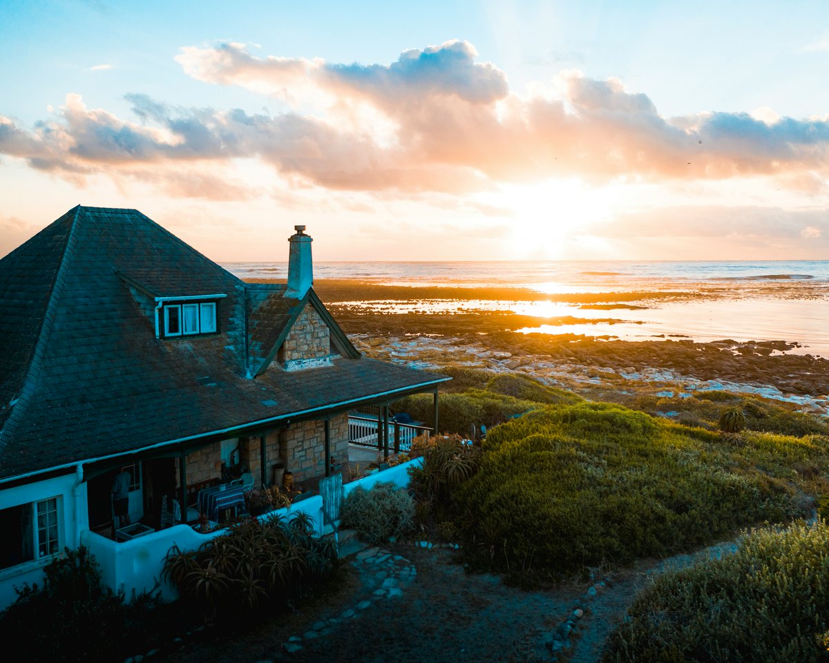 fiorinnovations's tweet photo. Elevate your handover! FiOR RESolute provides high-res as-built records with an offline viewer. Add value and peace of mind.
#HandoverProcess #ResidentialBuilders #FiORRESolute
FiOR - Protect Your Assets, Protect Your People. https://t.co/g99AZuLn4Z