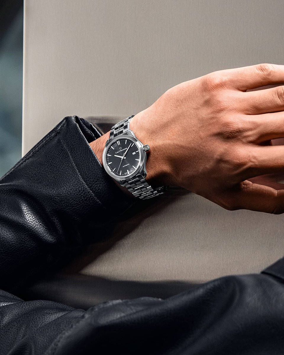 Bucherer_USA's tweet photo. Sleek &amp; Stylish: The Manero Urban Awaits

Step into the city with the @CarlFBucherer Manero Urban, where minimalism meets functionality. Its ergonomic stainless-steel case and sunray-brushed dial shine with modern sophistication. 

#TourneauBucherer #CarlFBucherer #ExploringTime https://t.co/wyKE3oNeK5